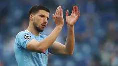 Ruben Dias merupakan bek tengah muda yang berjasa membawa gelar Liga Inggris musim lalu untuk Manchester City. Pemain 24 tahun tersebut juga dianugerahi sebagai pemain terbaik Liga Inggris musim 2020/2021. Di level timnas, Dias menjadi duet solid lini belakang bersama Pepe. (AFP/Pool/Jose Coelho)