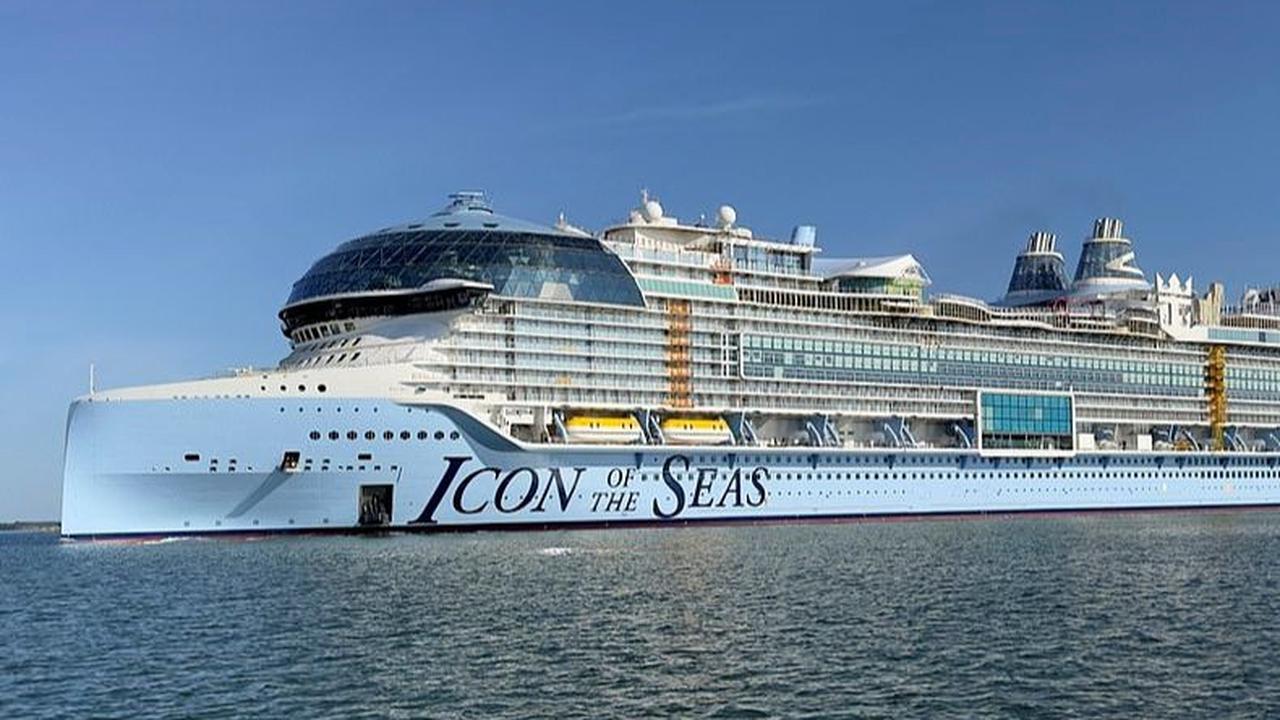 Kecepatan Jelajah Kapal Icon of the Seas dan Titanic