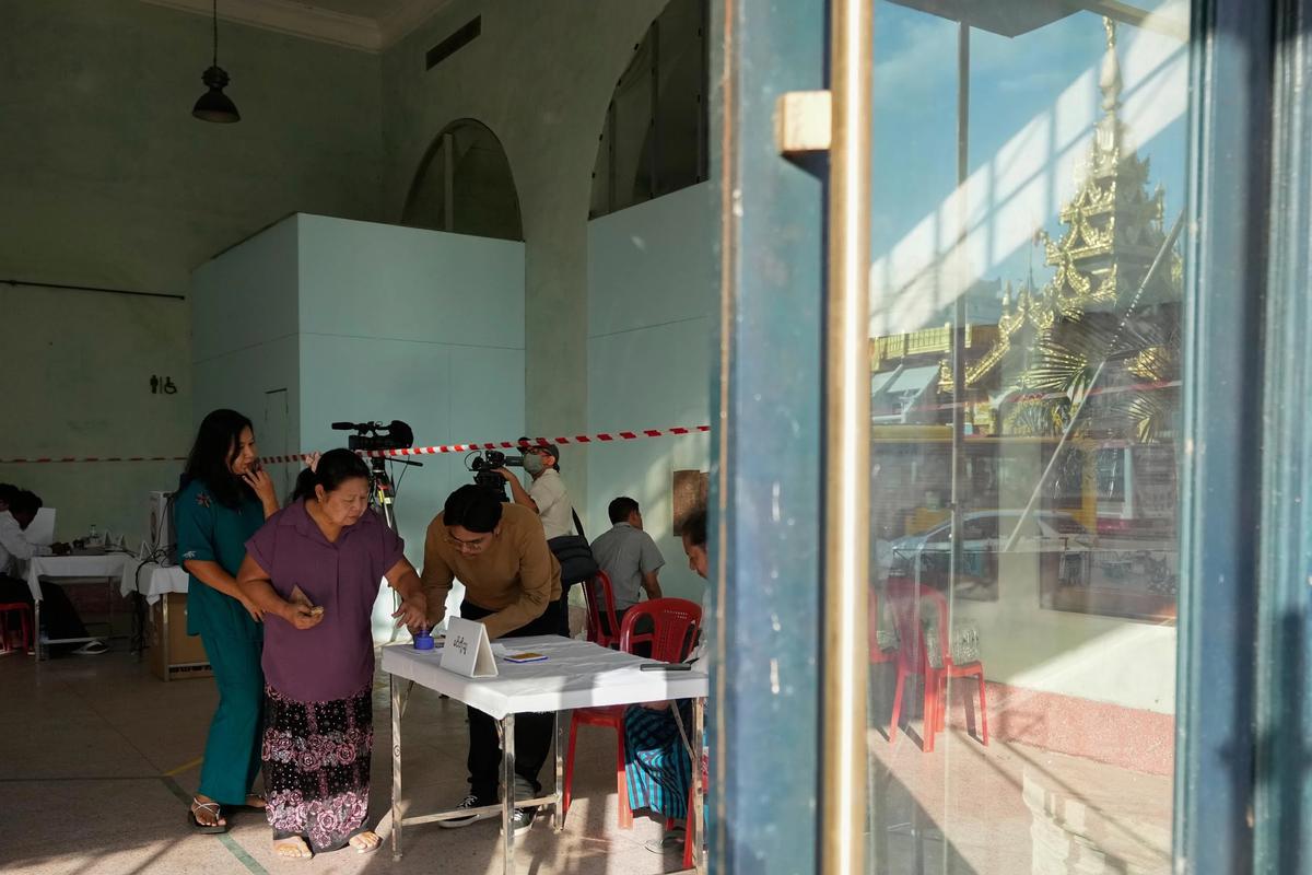 FOTO: Myanmar Gelar Pemilu Nasional Pertama Sejak Kudeta Militer