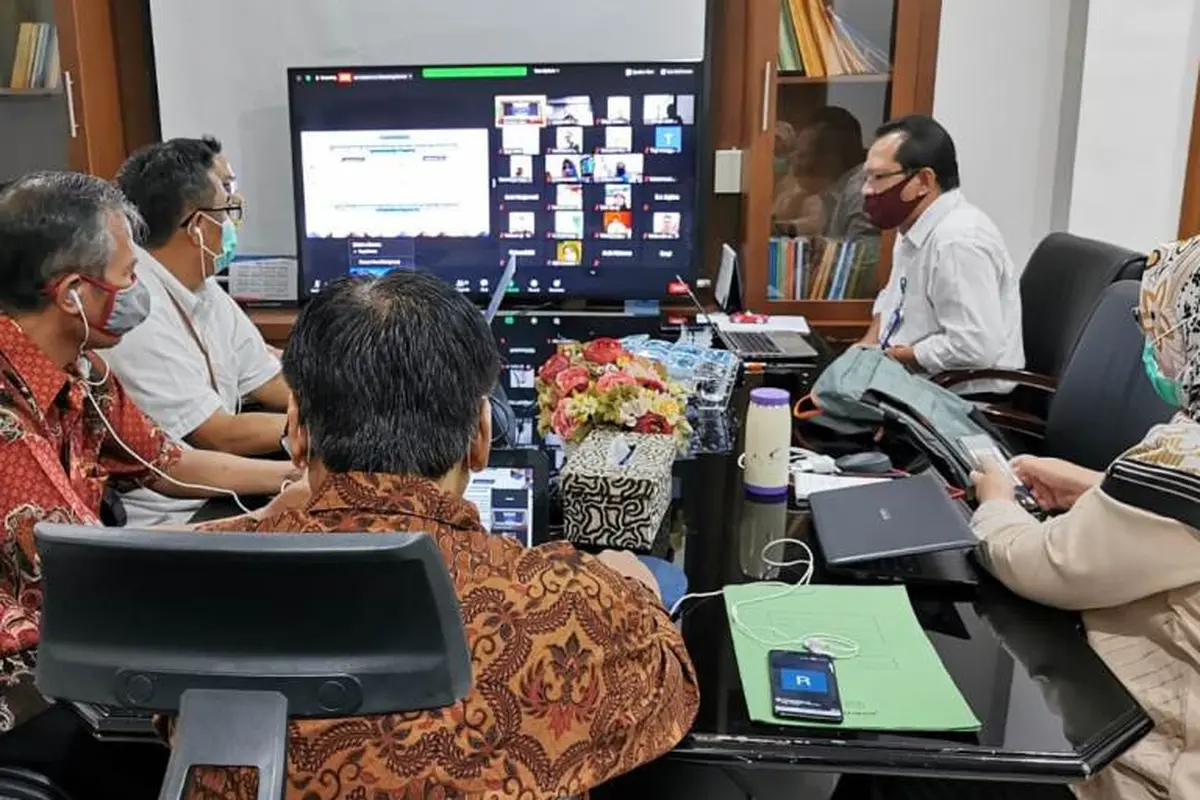 Tim Puslitbang Kemensos Raih The Best 10 Presentation diAICOSH 2020