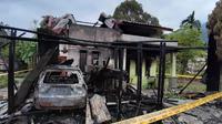 Rumah jurnalis Harian Serambi Indonesia di Kuta Cane, Aceh Tenggara, tiba-tiba terbakar pada Selasa dini hari sekitar pukul 02.00 WIB. (Liputan6.com/ Istimewa/ Asnawi)