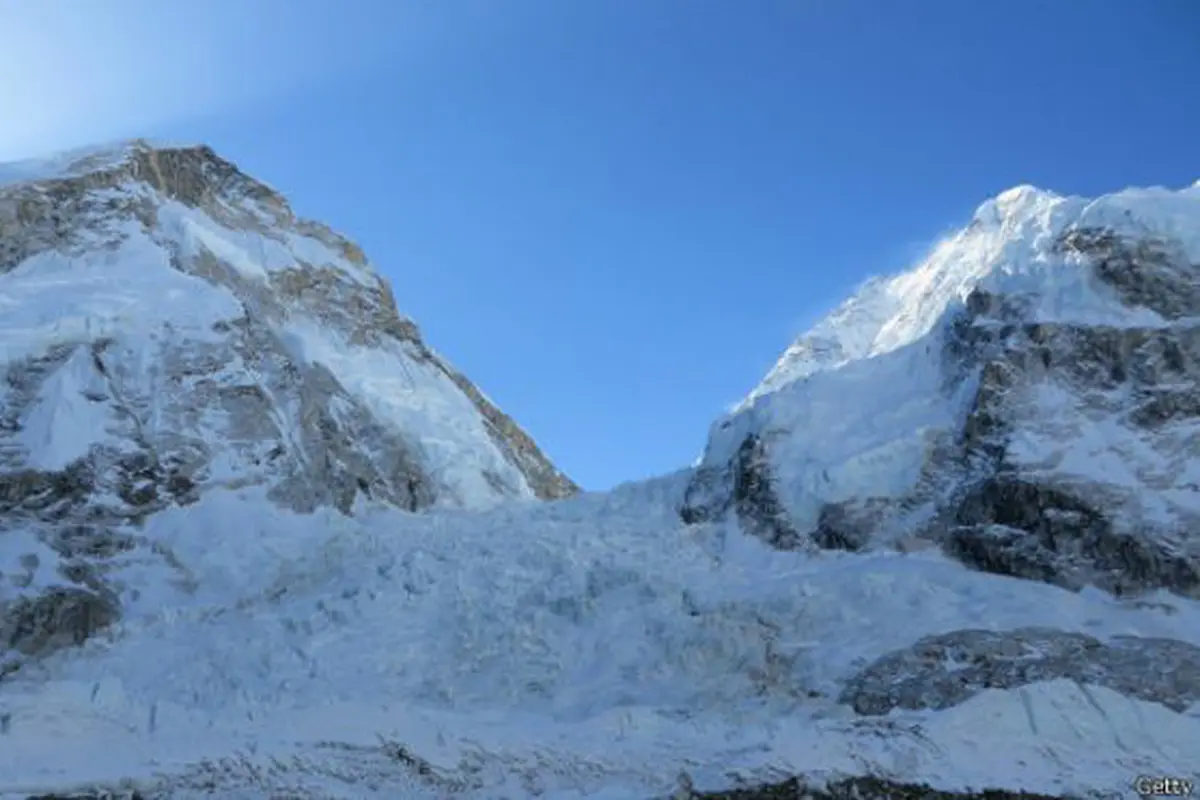 Kabar Buruk! Kotoran Manusia Menumpuk di Mount Everest