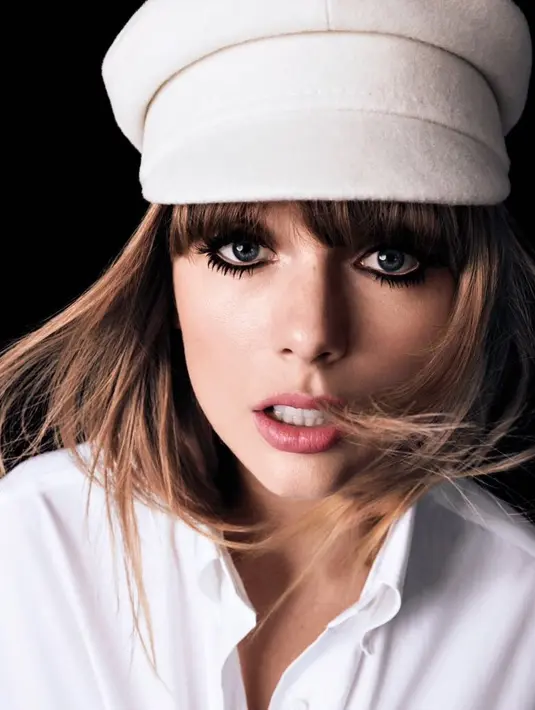 "Mereka hadir di meet and greet, si cowok mengatakan 'kami bertemu 5 tahun lalu di Red Tour' dan ini yang terjadi...." tulis Taylor Swift di keterangan foto Instagramnya. (instagram/taylorswift)