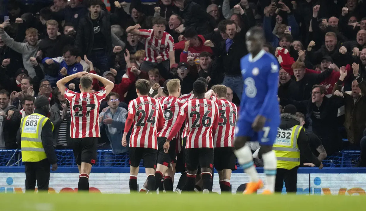 <p>"Tidak masalah dengan itu, sangat memahaminya. Saya mengenal para penggemar dengan sangat baik dan mereka menyokong penuh tim," kata Lampard dikutip dari BBC. (AP Photo/Kirsty Wigglesworth)</p>