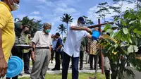 Ketum DPP PPAD Letjen TNI Purn Doni Monardo saat mengunjungi Senjakala Village milik mantan Gubernur Jateng Letjen TNI Purn Bibit Waluyo. (Istimewa)