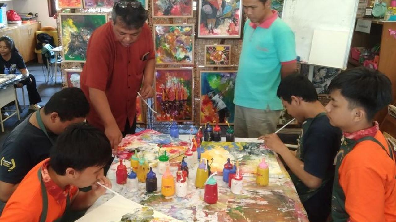 Seni Lukis Tiup: Metode Kreatif YPK Bali Cegah Anak-anak Kecanduan Medsos