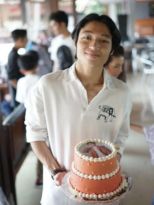 Potret Keisha Alvaro Rayakan Ulang Tahun Ke-20 Tahun, Dapat Kejutan dari Keluarga