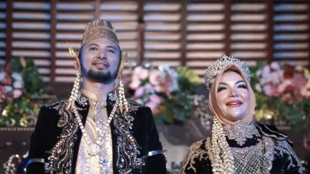 Single terbaru Roro Fitria berjudul Kilau Berlian dapatkan sejuta viewers di YouTube (https://www.instagram.com/p/CbbyLqmJMxw/)