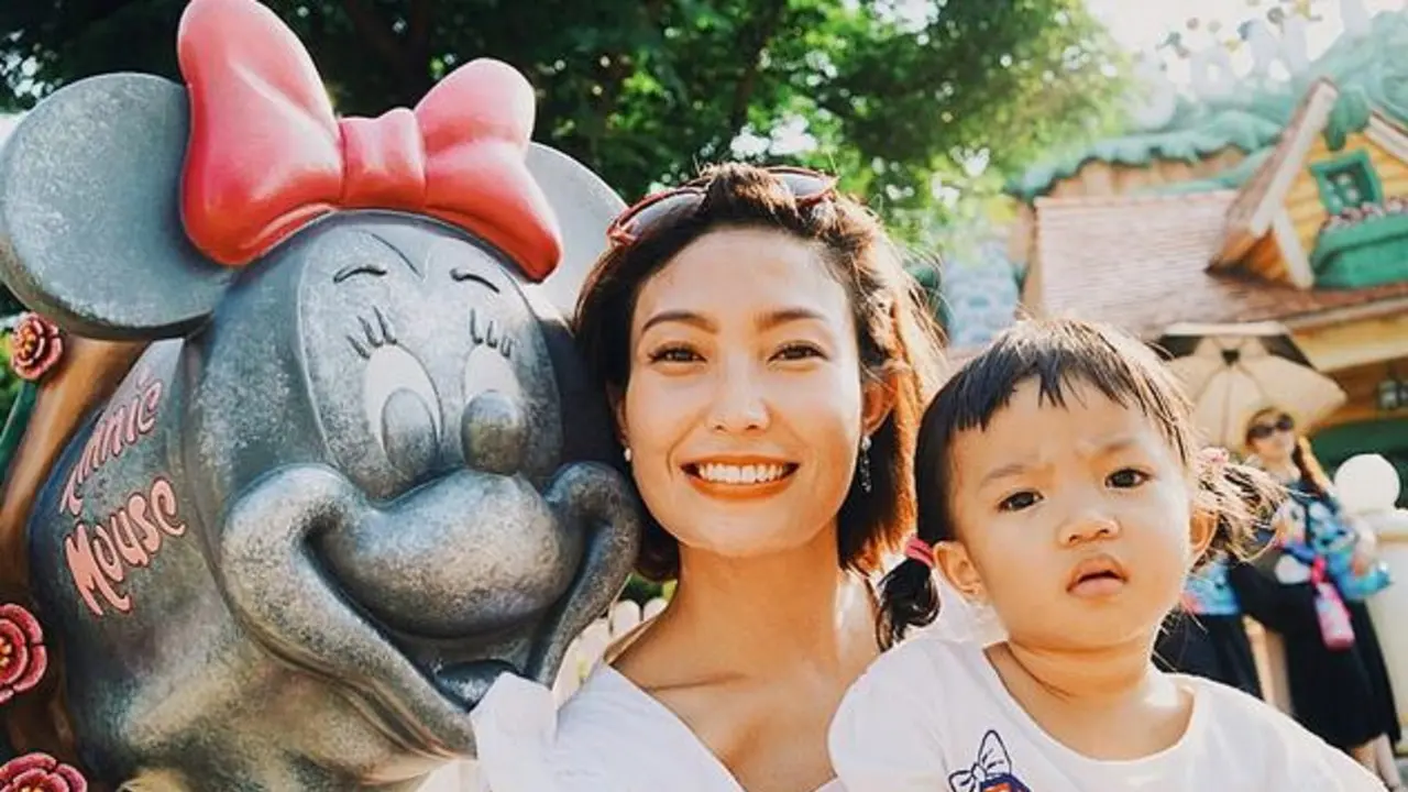 Ayu Dewi dan Aqilah