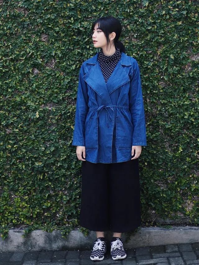 [Bintang] Mirip Cewek Jepang, Intip 5 Gaya Streetwear Influencer Kece Ini