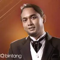 Dari Romeo band hingga kolaborasi dengan Ahmad Dhani, Bebi Romeo dikenal dengan lagu-lagu balladnya. (Desain: Muhamamd Iqbal Nurfajri/Bintang.com)