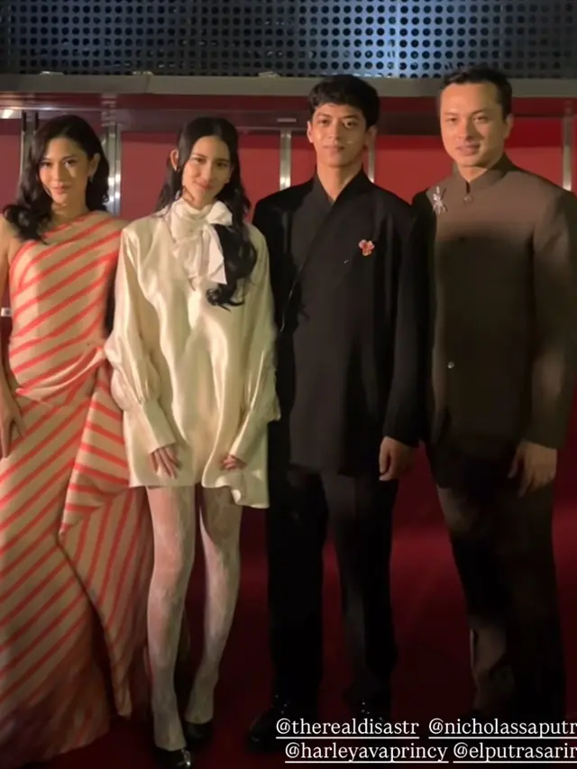 Rangga baru, El Putra  di Busan International Film Festival. [@ichanaahair]