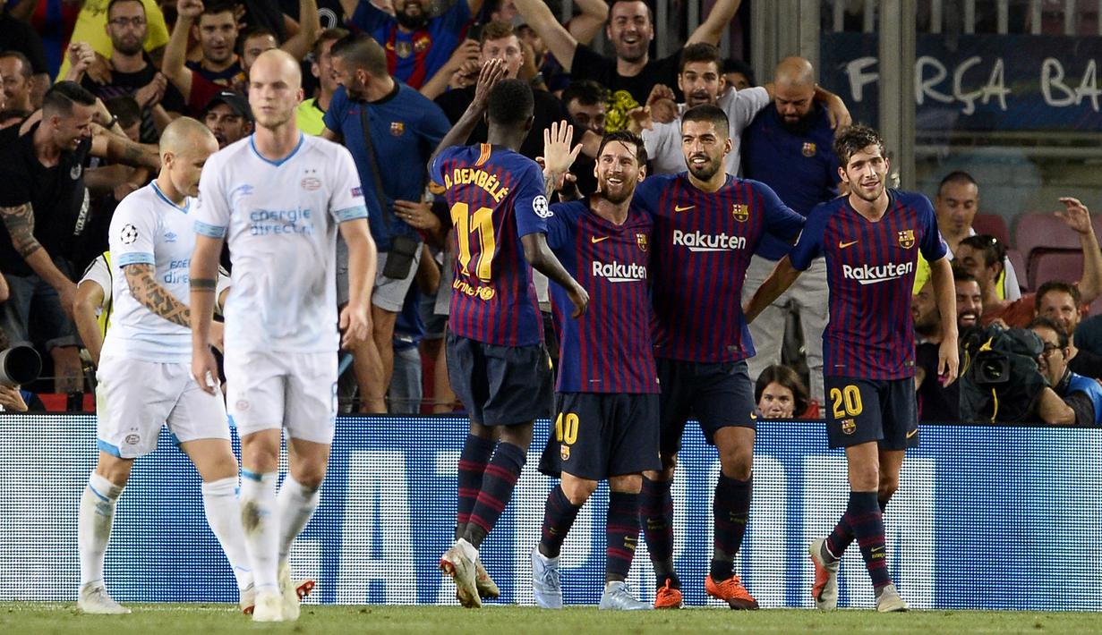 Lionel Messi. Sayap kanan Argentina berusia 35 tahun yang kini memasuki musim ke-2 bersama PSG ini tercatat 8 kali mencetak hattrick di Liga Champions, semuanya bersama Barcelona yang dibelanya sejak 2005/2006 hingga 2020/2021. Hattrick terakhirnya dibuat ke gawang tamunya PSV Eindhoven pada matchday pertama fase grup Liga Champions 2018/2019, 18 September 2018. Dalam laga tersebut Barcelona akhirnya menang 4-0 atas PSV. (AFP/Josep Lago)