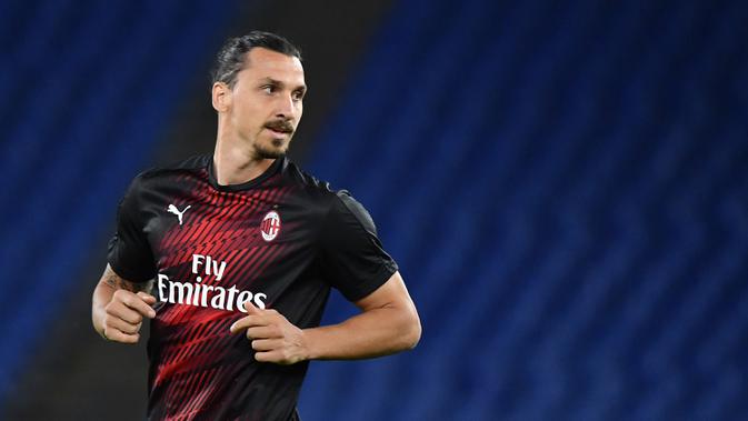 4. Zlatan Ibrahimovic (64 gol penalti) - Imbrahimovic pernah membela sejumlah klub besar seperti Juventus, Inter Milan, Barcelona, Paris Saint-Germain, dan Manchester United. Selama berkarier, pemain asal Swedia ini berhasil mencetak 64 gol lewat titik penalti. (AFP/Tiziana Fabi)