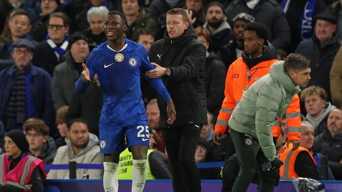 Kabar Buruk untuk Chelsea: Dapat Kartu Merah Lawan Arsenal, Moises Caicedo Bakal Dapat Sanksi 3 Pertandingan?