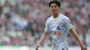 Dua setengah musim membela Sanfrecce Hiroshima di J1 League menjadi modal berharga bagi gelandang bertahan Jepang berusia 24 tahun, Takumu Kawamura untuk bertualang ke Eropa bersama RB Salzburg. Bagaimana perjalanan karier Si anak lokal Hiroshima hingga membuat RB Salzburg meminatinya? (J.LEAGUE)