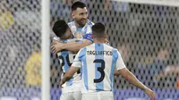 Timnas Argentina sukses mengandaskan perjuangan Kanada pada laga semifinal Copa America 2024 setelah menang dua gol tanpa balas. (AP Photo/Adam Hunger)