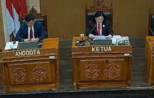 TOP NEWS: Hakim Galak, UGM Tak Punya Laporan KKN Jokowi | Bocoran Jenderal, Masuk Polisi Bayar Rp200 Juta