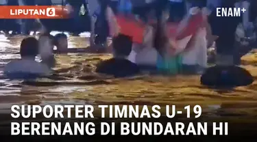 Timnas Indonesia Juara AFF U-19, Suporter Berenang Bareng di Kolam Bundaran HI