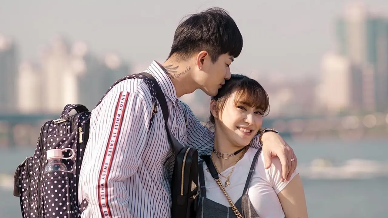 [Fimela] Lee Jeong Hoon dan Moa Aeim