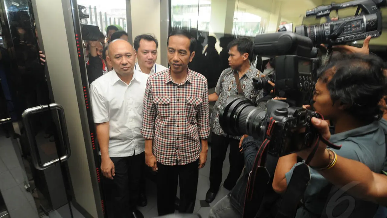 Datangi Bawaslu, Jokowi Tepis Curi Start Kampanye 