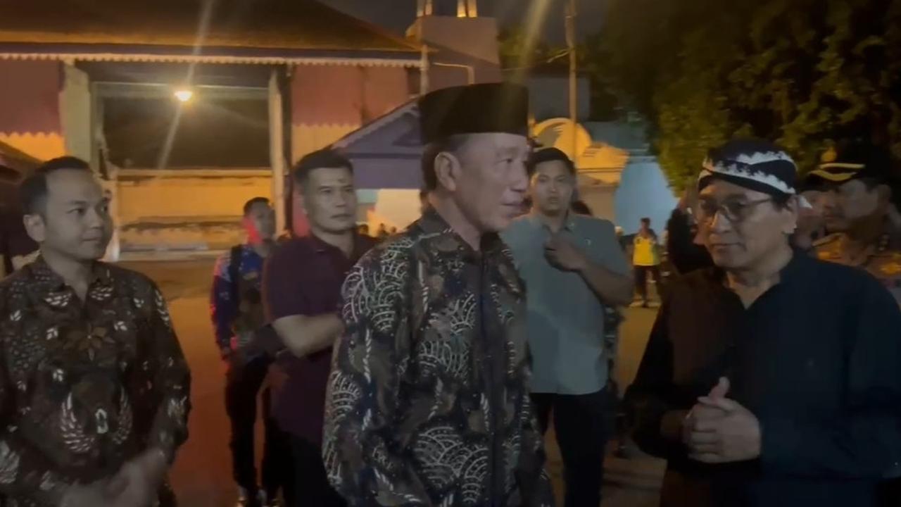 Jokowi Melayat Paku Buwono XIII, Suasana Duka Selimuti Keraton Surakarta