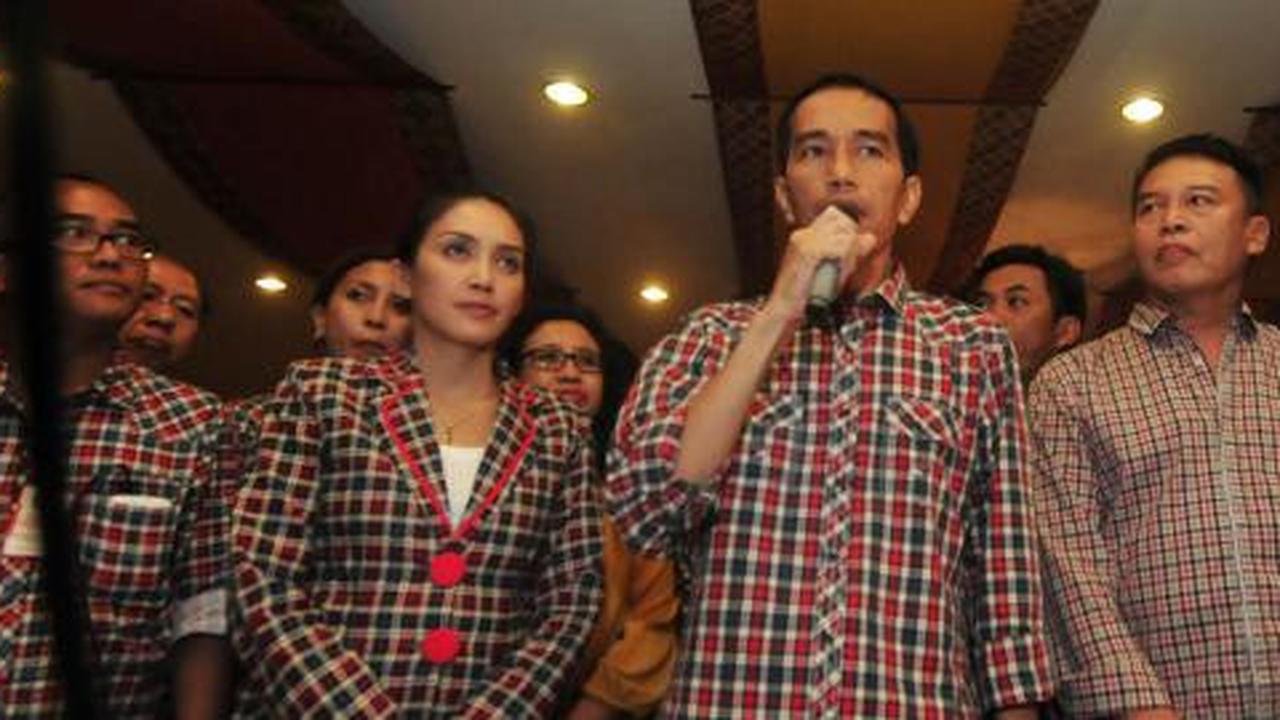 Jakarta banjir, Jokowi malah urusi Rieke-Teten di Bandung