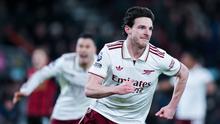 Gelandang Arsenal, Declan Rice, melakukan selebrasi setelah mencetak gol ke gawang Bournemouth pada pekan ke-20 Liga Inggris 2025/2026 di Vitality Stadium, Minggu (04/01/2026) dini hari WIB. (AP Photo/Alastair Grant)