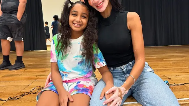 Potret kebersamaan Logina Salah dengan putrinya (credit: instagram/loginasalah)