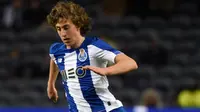 Penyerang anyar Wolverhampton Wanderers, Fabio Silva, yang direkrut dari FC Porto pada Sabtu (5/9/2020). (AFP/MIGUEL RIOPA)