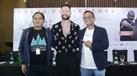 "Saat ke Indonesia saya bersemangat membawakan lagu-lagu saya dan mengajak penggemar bernyanyi bersama. Saya yakin Prambanan Jazz Festival 2019 akan menjadi malam menyenangkan,” pungkas Calum Scott. (Bambang E.Ros/Fimela.com)