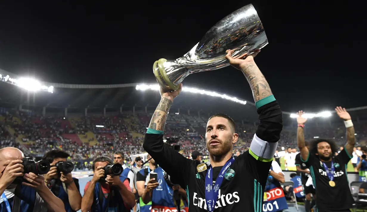 Bek Tengah - Sergio Ramos (Spanyol) - Real Madrid. (AFP/Dimitar Dilkoff)