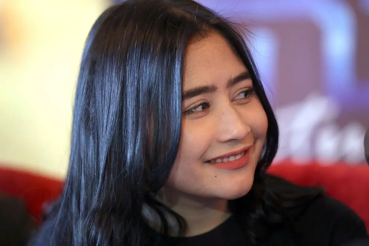[Bintang] Prilly Latuconsina
