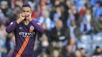 Bek Manchester City Danilo merayakan golnya ke gawang Huddersfield Town pada pekan ke-23 Liga Inggris di The John Smith's Stadium, Minggu (20/1/2019). (AP Photo/Rui Vieira)