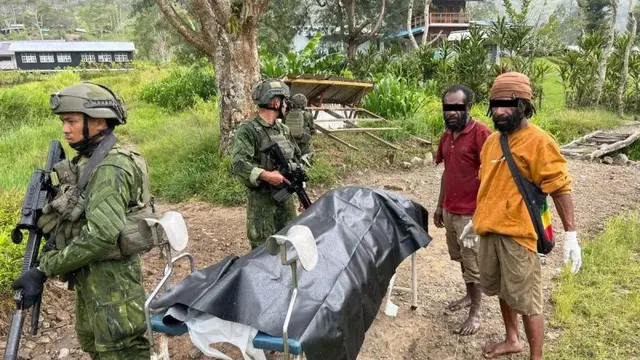 Satuan Tugas Gabungan TNI melumpuhkan salah satu tokoh Organisasi Papua Merdeka (OPM), Nekison Enumbi alias Bumi Walo Enumbi