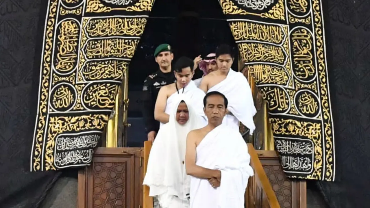 Jokowi dan Istri Berangkat Umrah