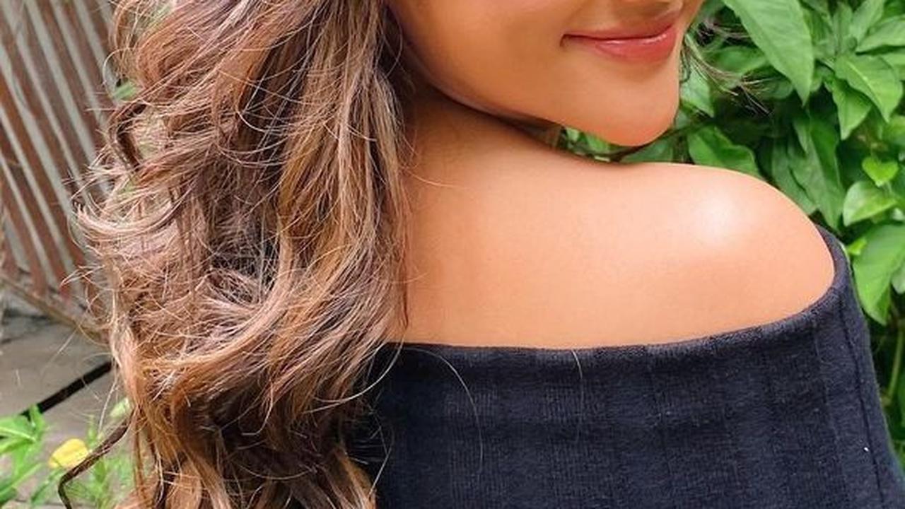 Seiring berjalanannya waktu, penampilan Marion berhasil menyita publik lantaran mengubah gaya rambutnya dengan model curly alias bergelombang yang yang diwarnai blonde.
