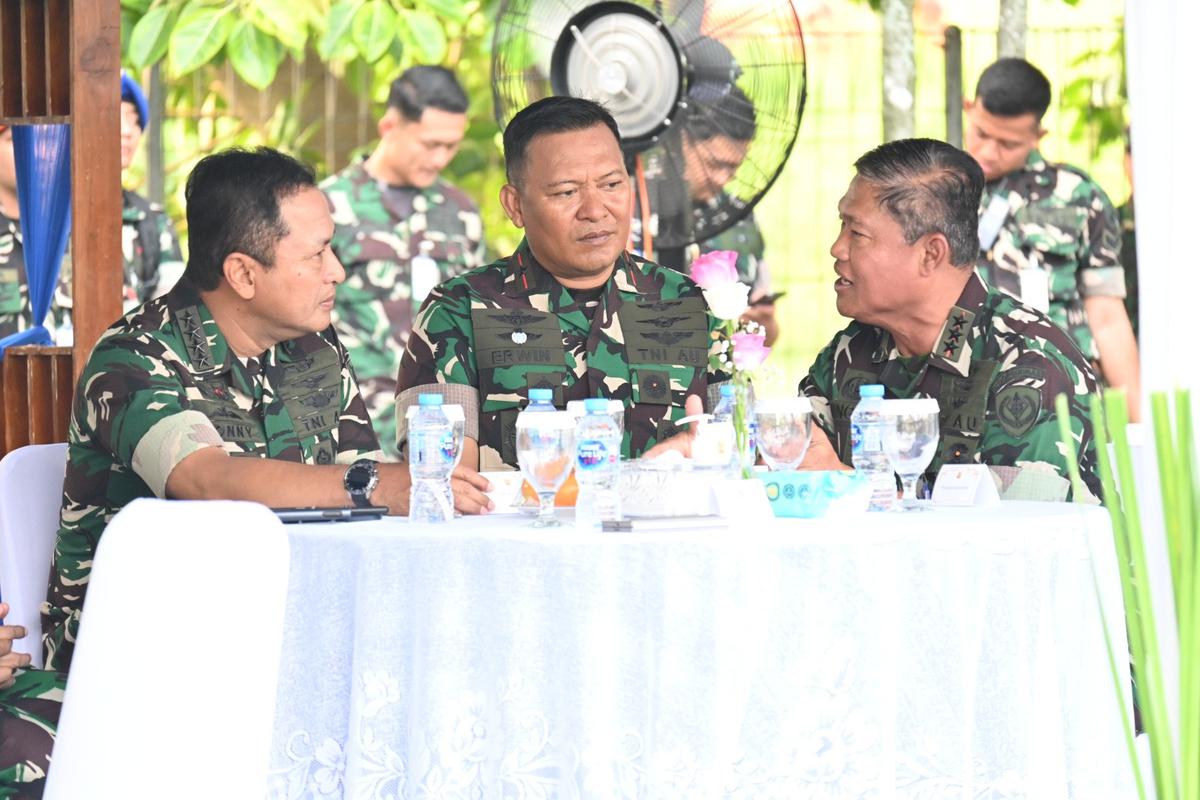 Pangkoopsudnas Dampingi Kasau Hadiri Peresmian Monumen Pesawat Fokler F-27