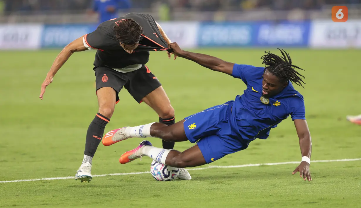 Pemain Chelsea merayakan kemenangan usai mengalahkan AC Milan dengan skor 3-0 dalam laga Indonesia Super Cup 2026 di Stadion Utama Gelora Bung Karno (SUGBK), Jakarta, Sabtu (8/8/2026). João Pedro mencetak dua gol, sedangkan satu gol Chelsea lainnya disumbangkan Moisés Caicedo. Chelsea memastikan gelar juara Indonesia Super Cup 2026 setelah tampil dominan sepanjang pertandingan. (KLY/Budy Santoso)