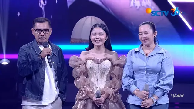 Kehadiran Orang Tua Vedra di Panggung “The Icon Indonesia” Menjadi Kejutan Spesial Bagi Vedra