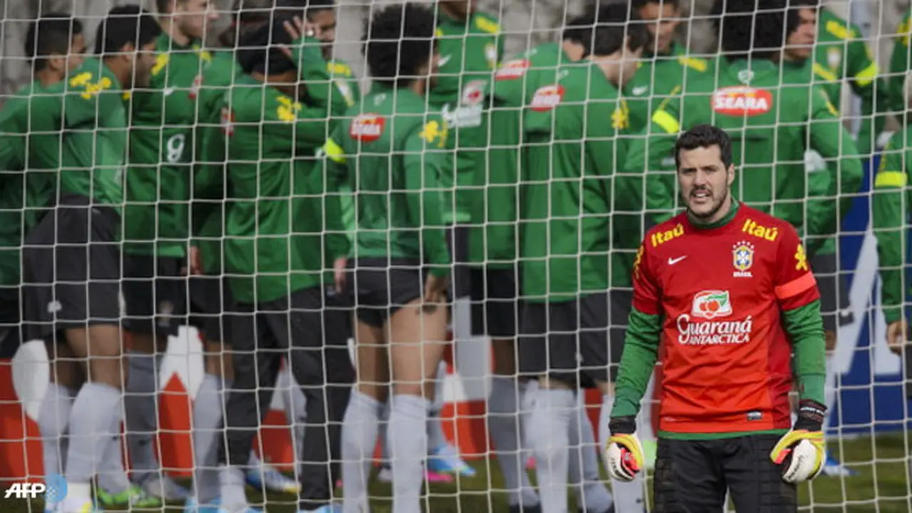 julio-cesar-130530b.jpg