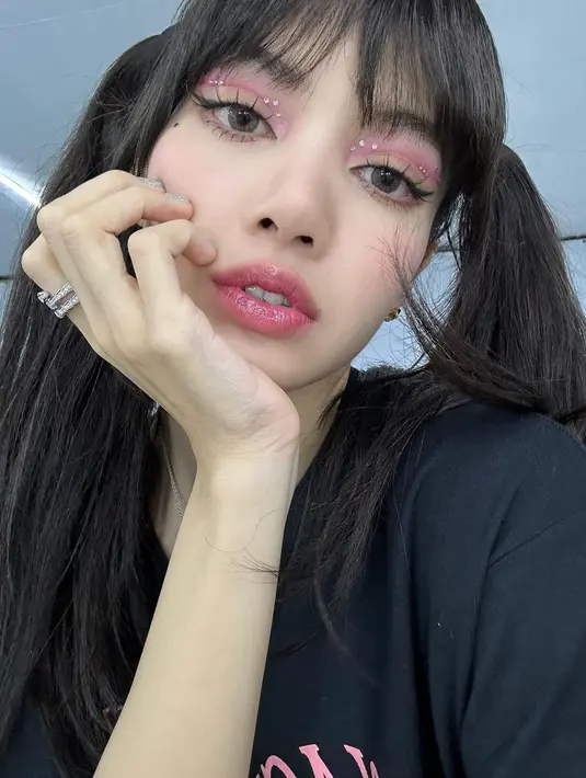 Pencapaian personel Blackpink kelahiran Thailand itu tampaknya semakin menambah daftar panjang perestasi sang idol, baik secara individu maupun grup. (FOTO: instagram.com/lalalalisa_m/)
