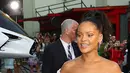 Seperti yang dikatakan seorang sumber, keluarga dan teman-teman Rihanna mengharapkan adanya akhir cerita yang bahagia seperti layaknya cerita negeri dongeng antara Rihanna dan Chris Brown. (AFP/Joe Scarnici)