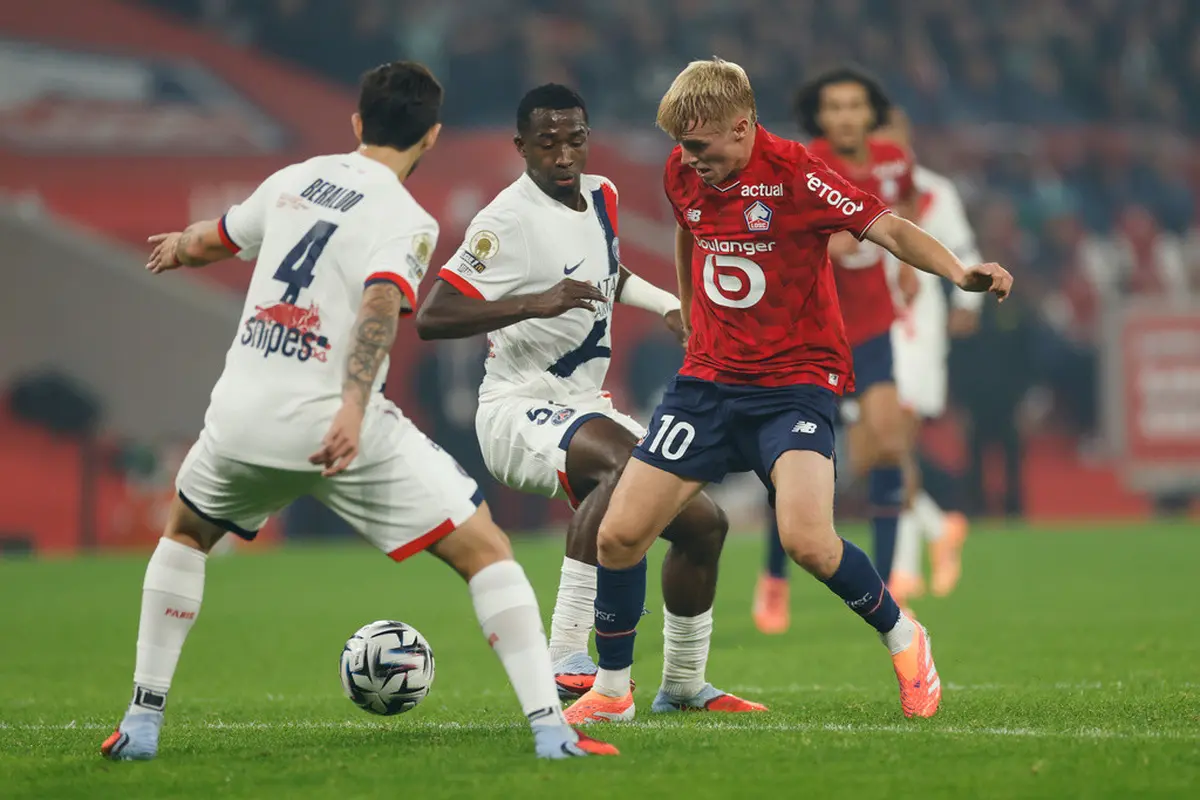 Duel Lille vs PSG di Stade Pierre-Mauroy di pekan ke tujuh Ligue 1 2025/2026, Senin (06/10/2025). (AP Photo/Jean-Francois Badias)