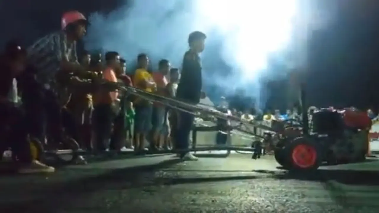 Tantang Bahaya, Balapan Drag Pakai Mesin Potong Rumput