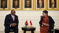 Menlu Retno Marsudi bertemu Menteri Hubungan Eksternal Angola Georges Rebelo Pinto Chikoti (Foto:Twitter Portal Kemlu)
