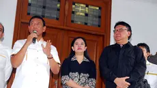 Wiranto menyambangi kediaman Ketua Umum PDIP Megawati Soekarnoputri, di Menteng, Jakarta, Sabtu (17/5/2014)(Liputan6.com/Miftahul Hayat)