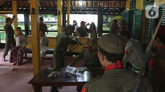 FOTO: Mengenang Jasa Pahlawan di Monumen Pancasila Sakti