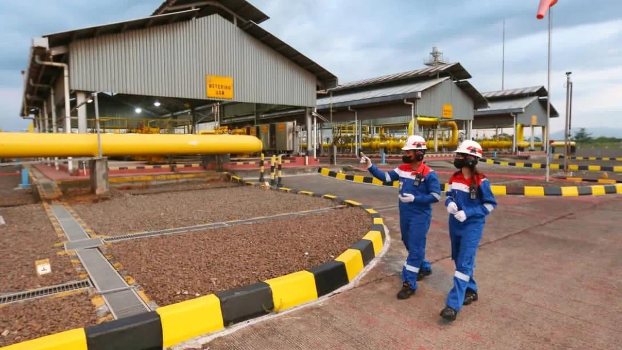 "Karena harus meyakinkan mereka dapat harga gas di USD 4,72 (per MMBTU). Kalau tidak dapat di harga USD 4,72, tidak terjadi juga switching antara LPG dan jaringan gas," imbuh Airlangga.&nbsp;&nbsp;<br>