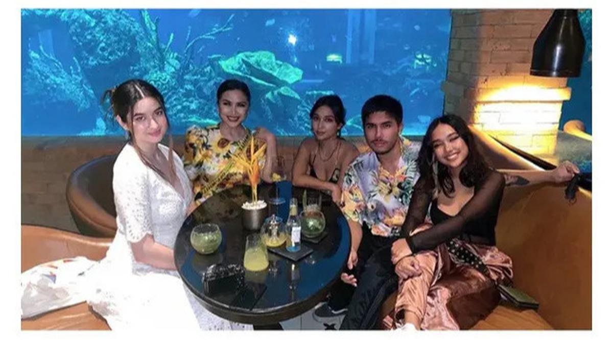 Potret Titi DJ dengan Anak-Anaknya yang Jarang Tersorot